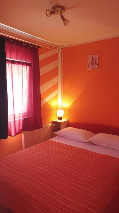 Apartment Tina โตรกีร์ ภายนอก รูปภาพ