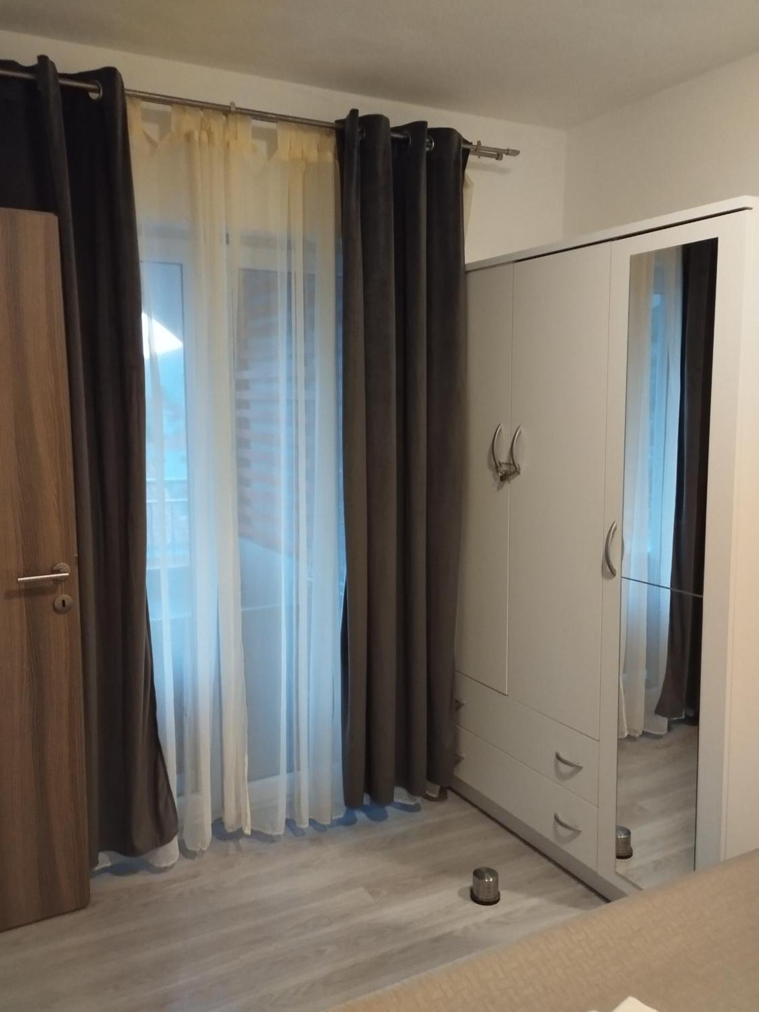 Apartment Tina โตรกีร์ ภายนอก รูปภาพ