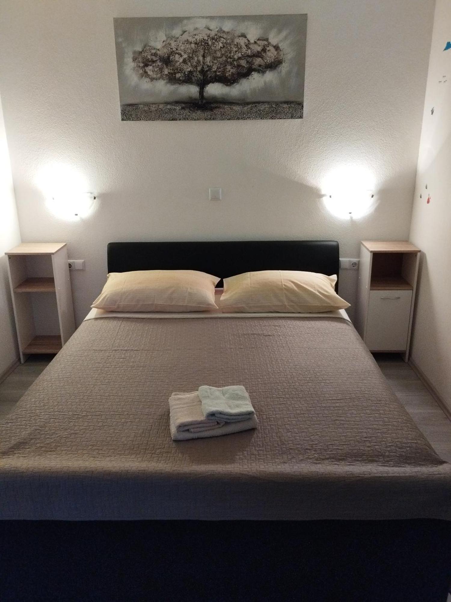 Apartment Tina โตรกีร์ ภายนอก รูปภาพ
