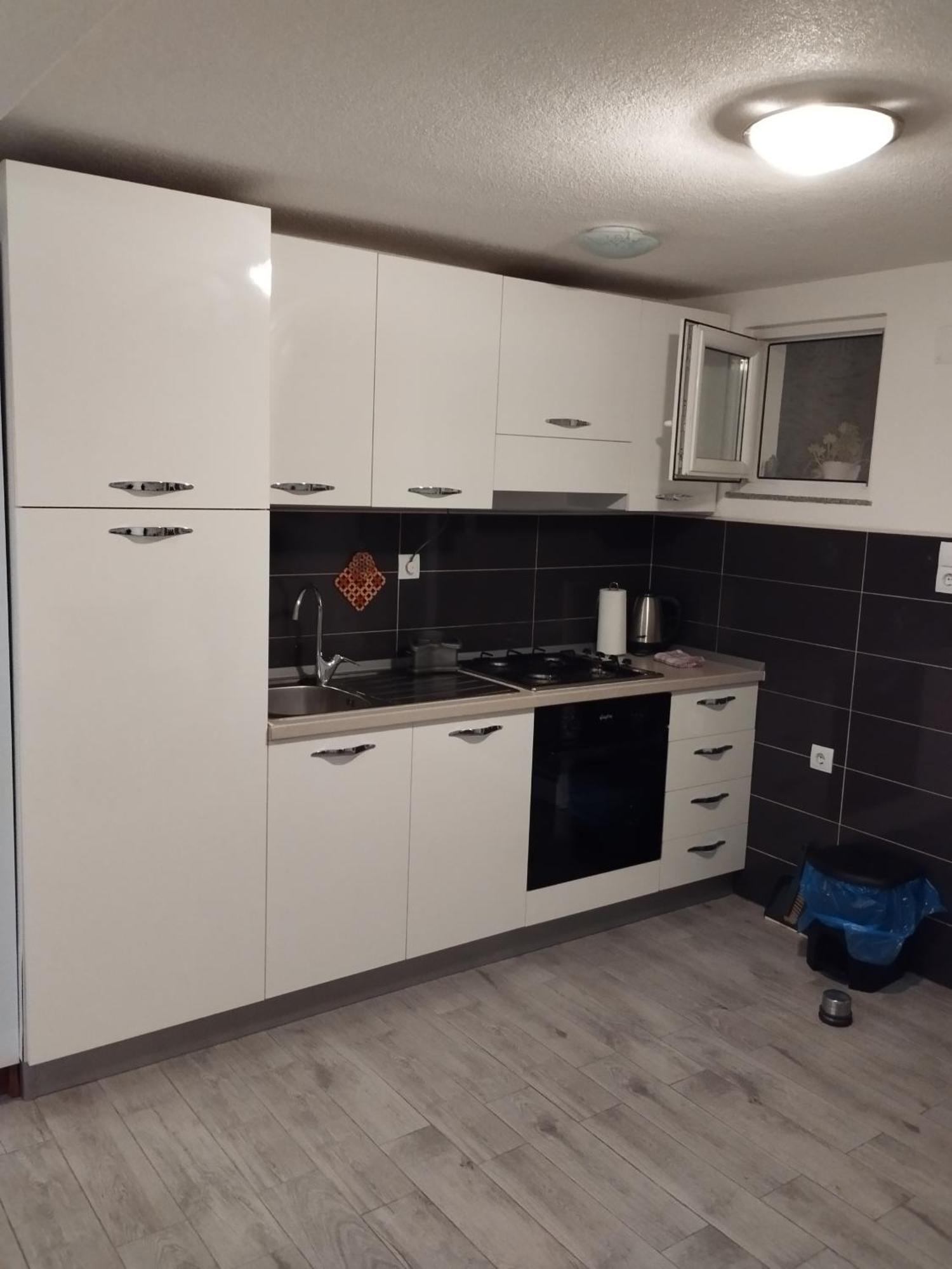 Apartment Tina โตรกีร์ ภายนอก รูปภาพ