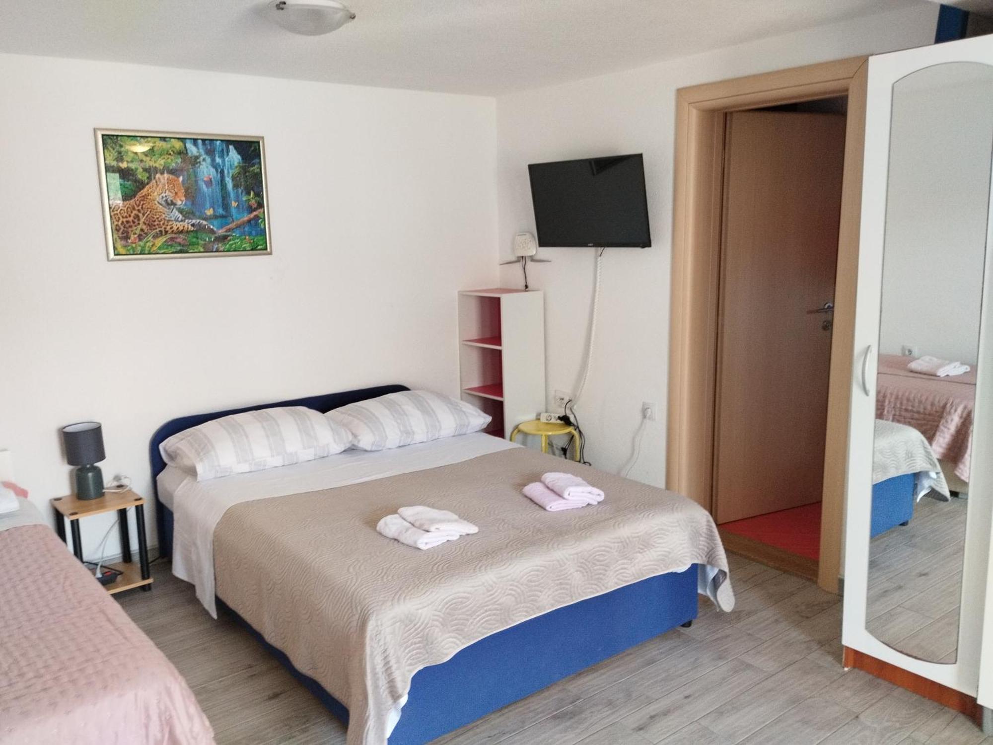 Apartment Tina โตรกีร์ ห้อง รูปภาพ